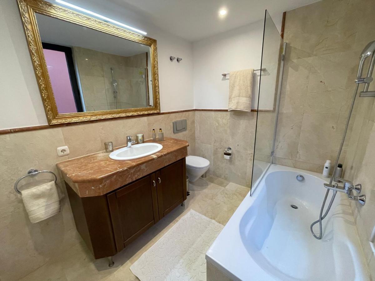 Calahonda Luxury Apartment With A Stunning Sea View 米哈斯 外观 照片